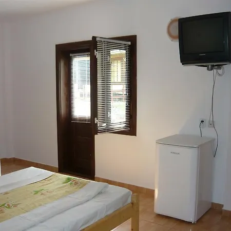 Pensiunea Casa Firu بيت ضيافة 3*